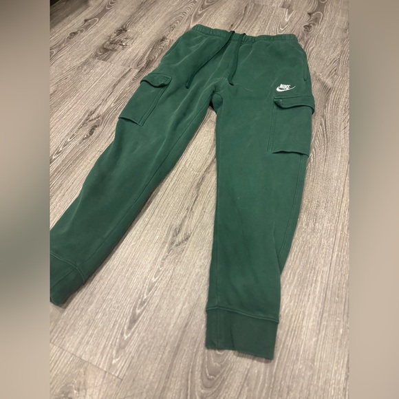 Nike Cargo Joggers - Picture 3 of 5